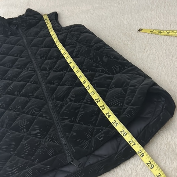 Athleta Whisper Featherless Black Vest Size XXS - Picture 11 of 12